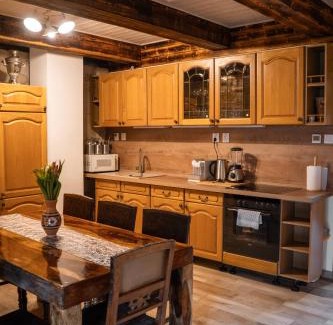 Okna House | Roubenka U Lesní školky