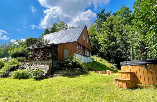 Mlade Buky Ski Chalet | Roubenka under the trees with wellness in the Giant Mountains. Renovated historic.
