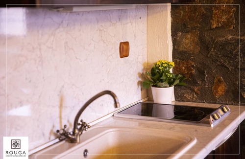 Aghios Athanasios Hotel | Rouga Mountain Boutique Suites & Spa
