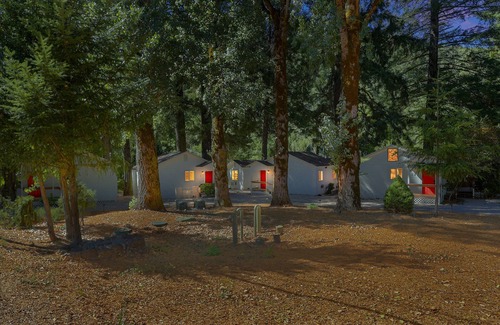 Cobb Apartment | Rouge Cobb Mountain Hotel - Cabin 1