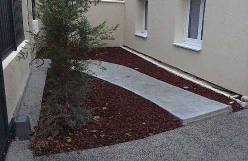 Aulnay-sous-Bois Apartment | Rouge et Blanc