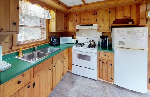Sabinsville Cabin | Rough Cut Lodge - Oak Cabin