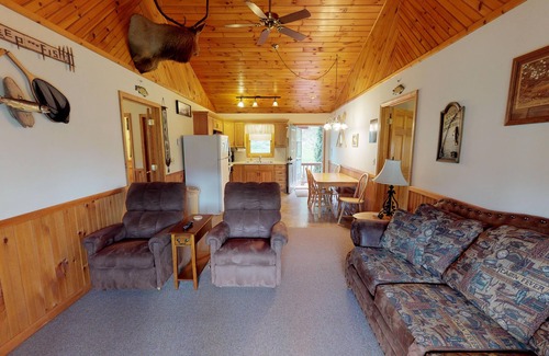 Sabinsville Cabin | Rough Cut Lodge - Spruce Cabin