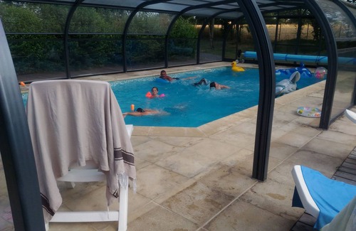 Saint-Augustin-des-Bois House | Roulotte la Loge des Clowns & heated pool