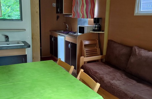 Saint-Sauves-d'Auvergne House | Roulotte Dans un Domaine !