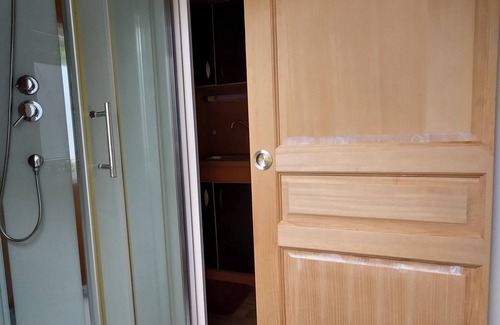 Saint-Sauves-d'Auvergne House | Roulotte Dans un Domaine !