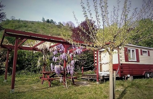 Clairvaux-d'Aveyron Ski Chalet | Roulotte de la Prairie