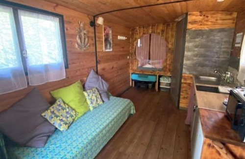 Roquemaure House | Roulotte du Moulin Saint Valentin