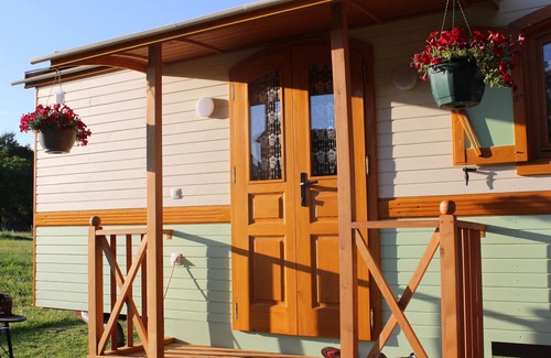 Retournac Cottage | ROULOTTE IN THE LOIRE GORGES