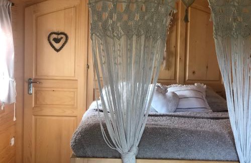 Les Salles Lavauguyon House | Roulotte La Chouette des Granges