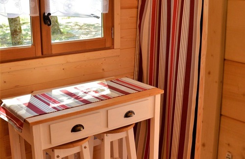 Puy-l'Eveque House | ROULOTTE with terrace and pool in property