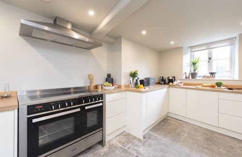 Castle Cary Cottage | Round House Cottage cleverly combines modern styling with original features