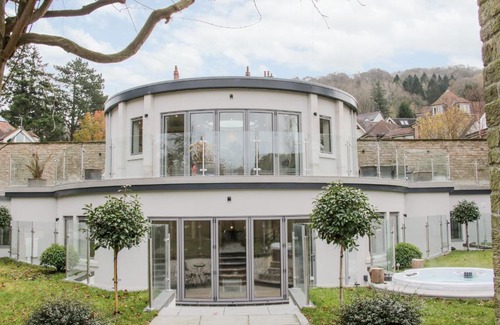 Church Stretton House | Round House