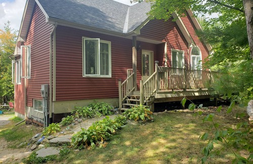 Havelock-Belmont-Methuen Cottage | Round Lake Cottage Pool Hot Tub