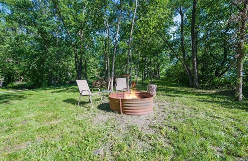 Luck Cabin | Round Lake Hideaway