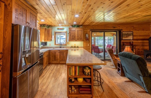 Park Falls House | Round Lake Retreat | 2 Bed, 1 Bath