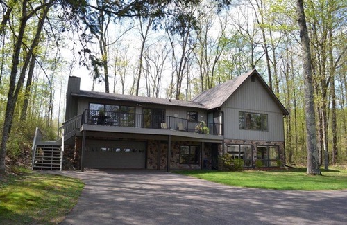 Hayward House | Round Lake Roost—escape to A Summer Paradise!