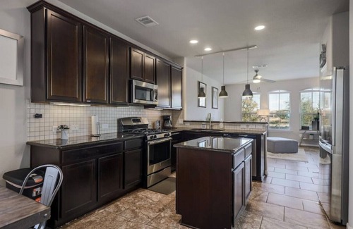 Round Rock House | Round Rock Retreat 4 miles from Kalahari Resort
