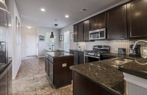 Round Rock House | Round Rock Retreat 4 miles from Kalahari Resort