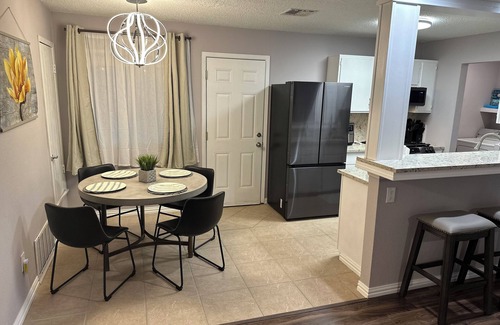 Round Rock House | Round Rock Supernova minutes from Kalahari, Round Rock Sports Complex, and DT