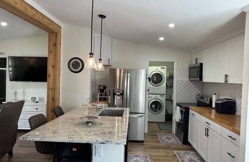 Brenham House | Round Top Cottage