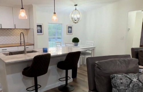 Brenham House | Round Top Cottage