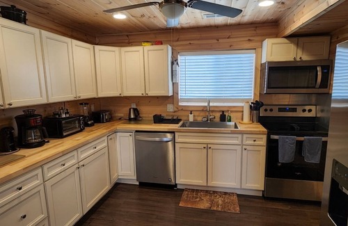 Stanley Cabin | Roundhead Mountain Lodge | 3 Bed, 3 Bath