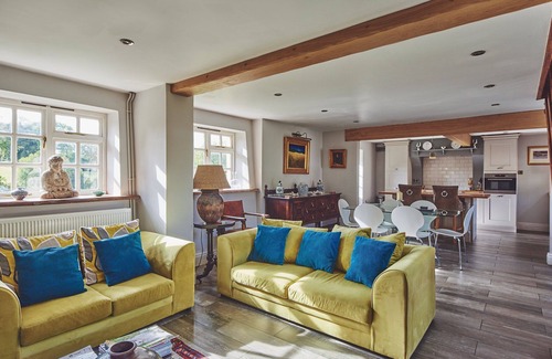 Christchurch Apartment | Roupel East Wing - Luxury Cottages