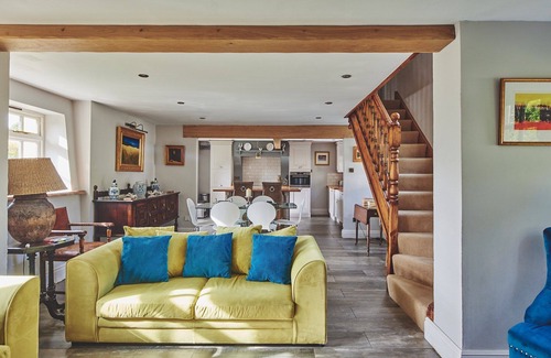 Christchurch Apartment | Roupel East Wing - Luxury Cottages
