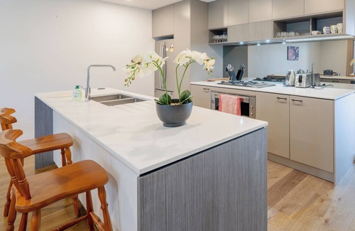 Rouse Hill House | Rousehill/4Br/Near train station/near shopping/park/swimming pool/