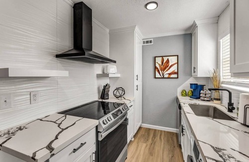 Royal Bryan Apartment | Rowan: 1st Floor, King Beds/Close to A&M