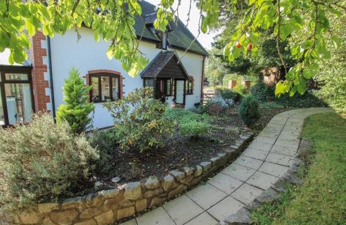 Bromlow House | Rowan Cottage