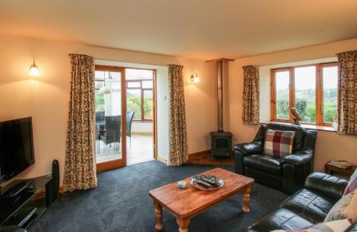 Bromlow House | Rowan Cottage