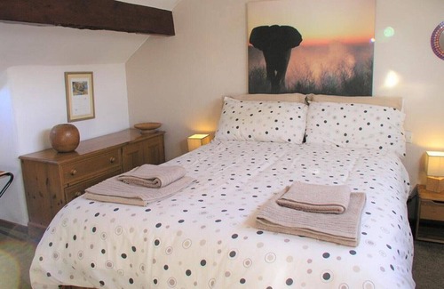 Tideswell House | Rowan Cottage - Two Bedroom House, Sleeps 4