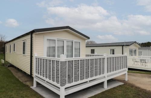 Cayton Bay House | Rowan Court 2