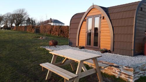 Laneast Apartment | Rowan Eco Cabin - Sleeps 2 - Valley View