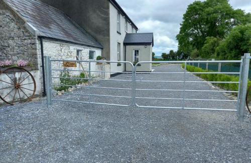 Farranfore House | Rowan House Holiday Home by Trident Holiday Homes