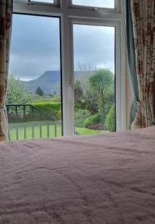 Grange Bed & Breakfast | Rowanville Lodge