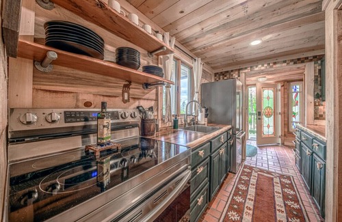 Ruidoso Cabin | Rowdy Bear Retreat | Mountain Views, Fireplace, Hot Tub, Perfect for Families