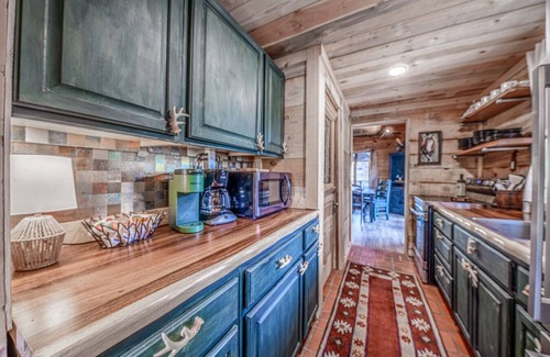 Ruidoso Cabin | Rowdy Bear Retreat | Mountain Views, Fireplace, Hot Tub, Perfect for Families