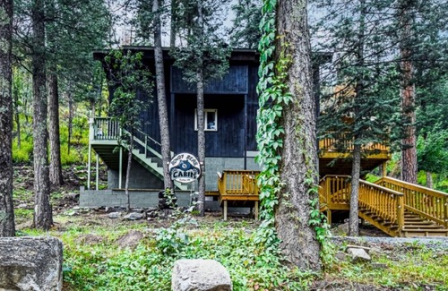 Ruidoso Cabin | Rowdy Bear Retreat | Mountain Views, Fireplace, Hot Tub, Perfect for Families