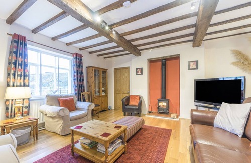 Craven Arms Cottage | ROWTON MANOR COTTAGE, family friendly, with open fire in Craven Arms