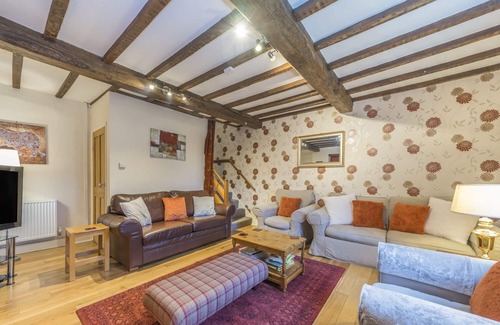 Craven Arms Cottage | ROWTON MANOR COTTAGE, family friendly, with open fire in Craven Arms