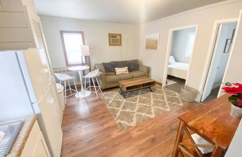 Tomahawk Cottage | Rowyn's Resort - Cute Lakeside Cabin