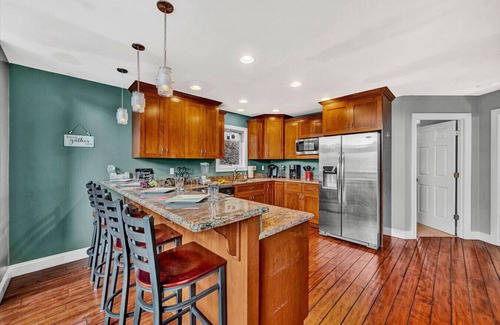 Goodview House | Roxy Park - Pet-Friendly/Water Toys/Game Room