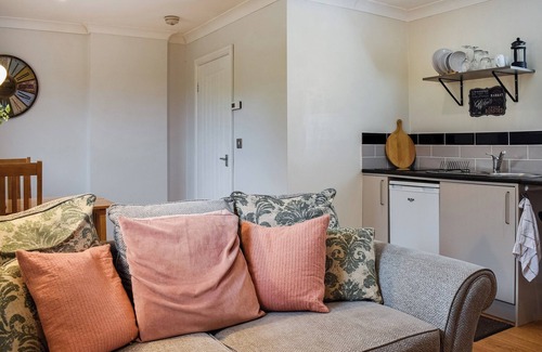 Newcastle-upon-Tyne Cottage | Roxy's Cottage - UK44687