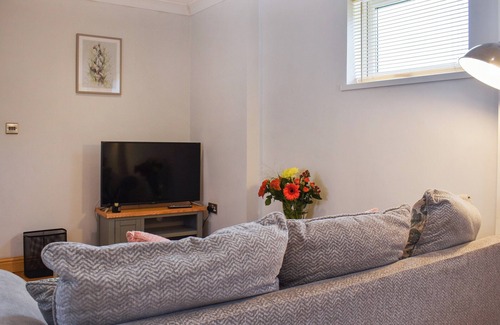 Newcastle-upon-Tyne Cottage | Roxy's Cottage - UK44687
