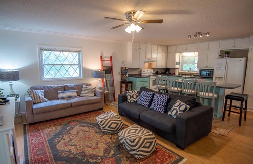 Crumpler Cottage | Roxy's Riverfront Playhouse on the New River - Fire Pit