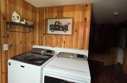 Baraboo Other | Roy's Modern Farmhouse by Devil's Lake