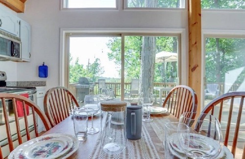 Front Royal Cabin | ♛Royal A-Frame♛HOT TUB★PetsOK★WoodStove★FASTwifi
